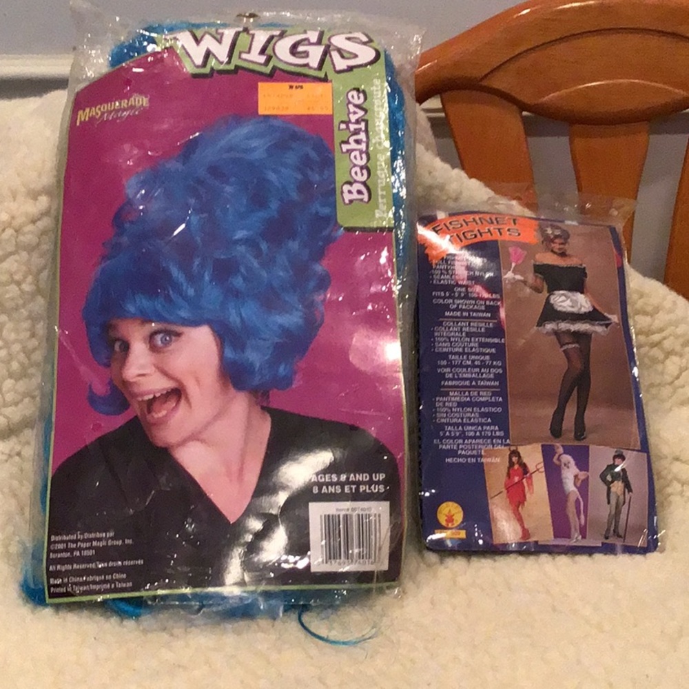 Halloween beehive wig & fishnet tights